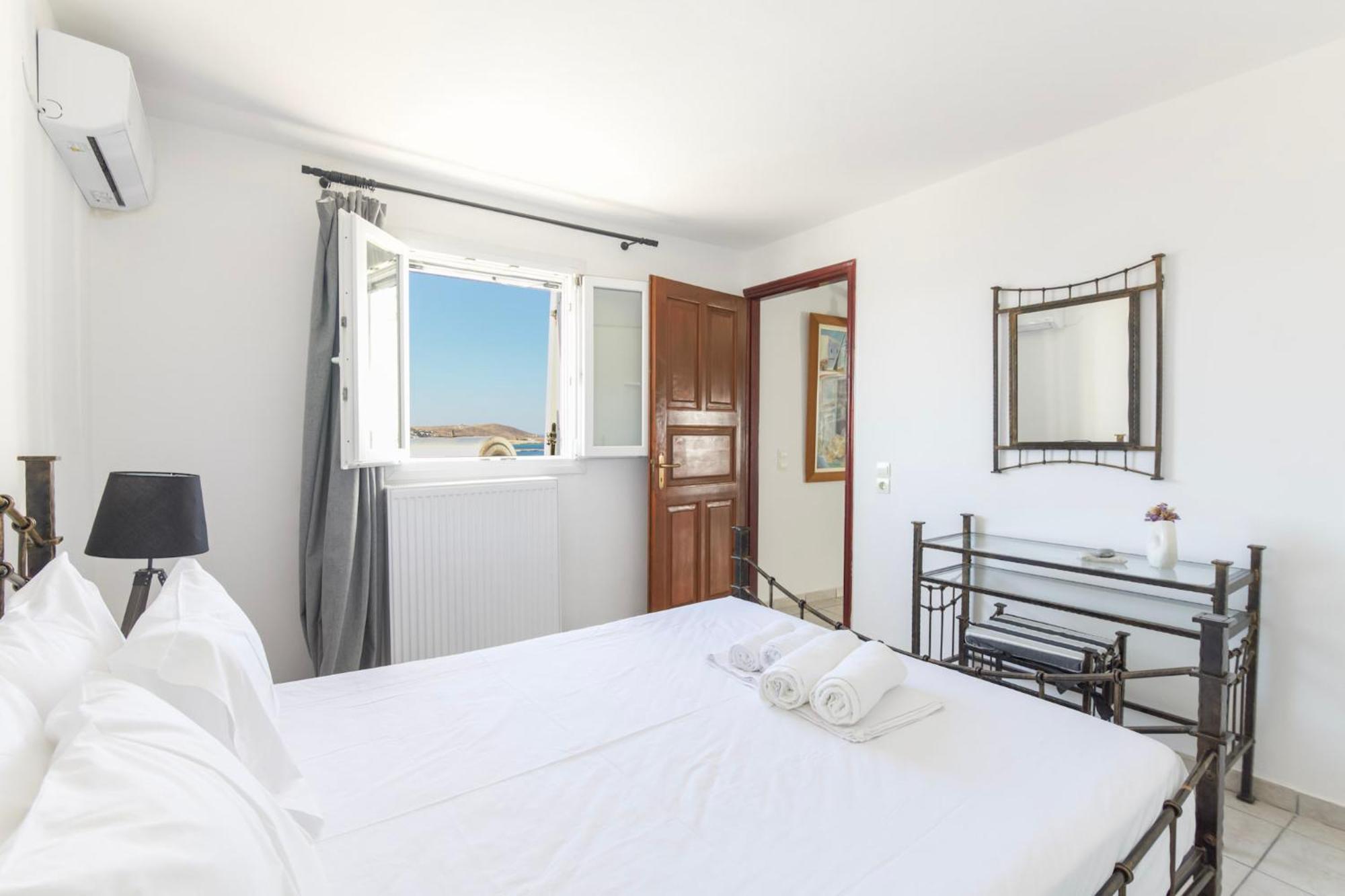 Blue House Apartment Naousa  Bagian luar foto